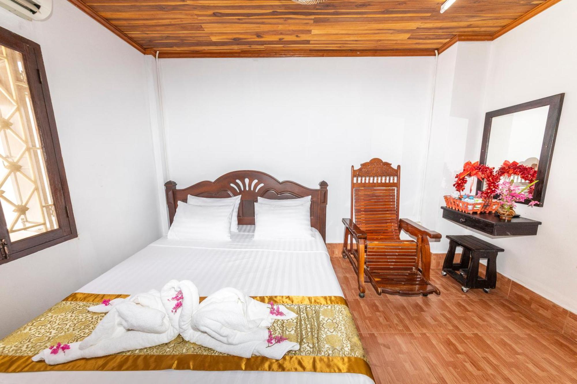 לואנג פרבאנג Nirasim Villa מראה חיצוני תמונה