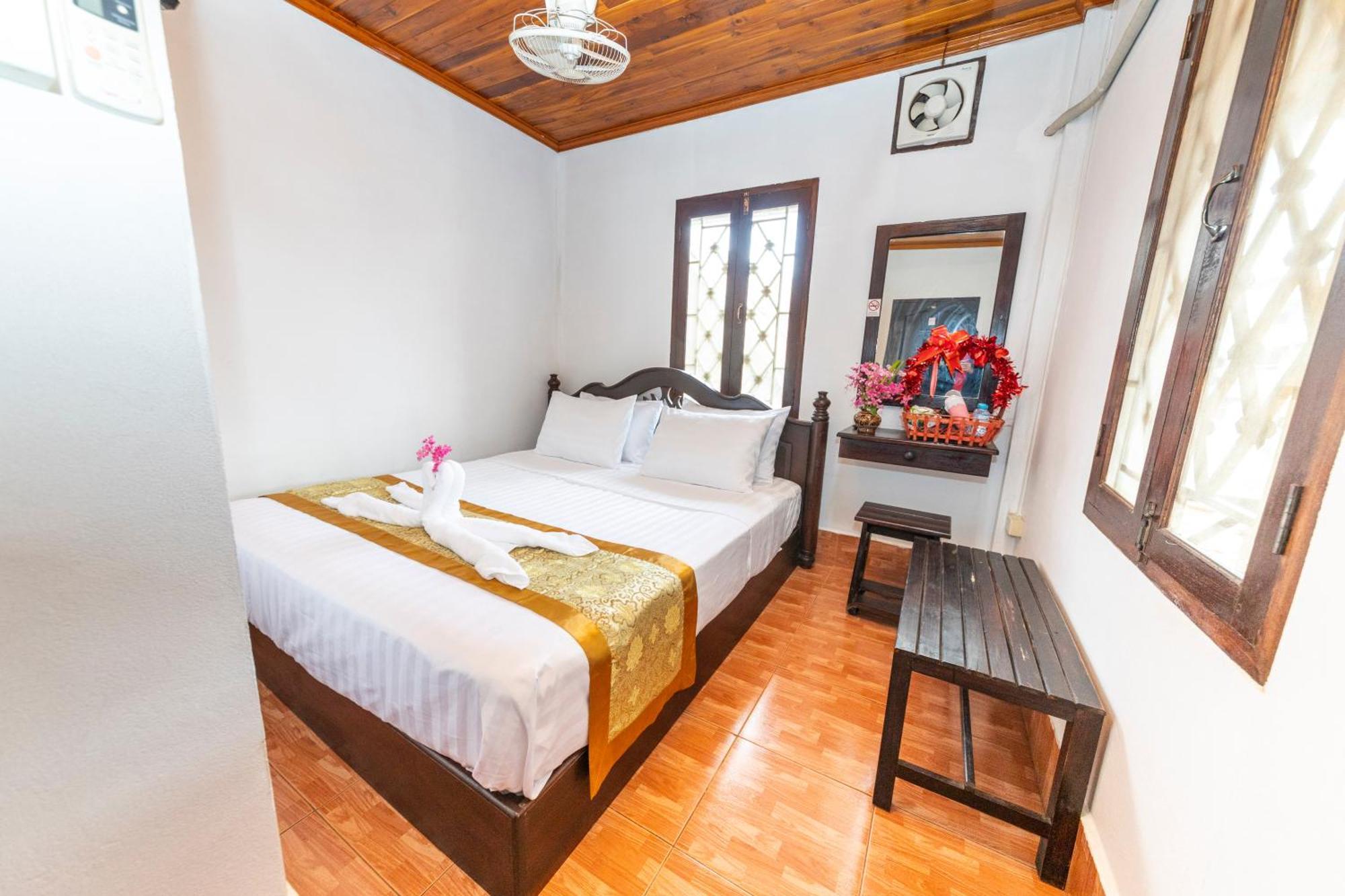 לואנג פרבאנג Nirasim Villa מראה חיצוני תמונה